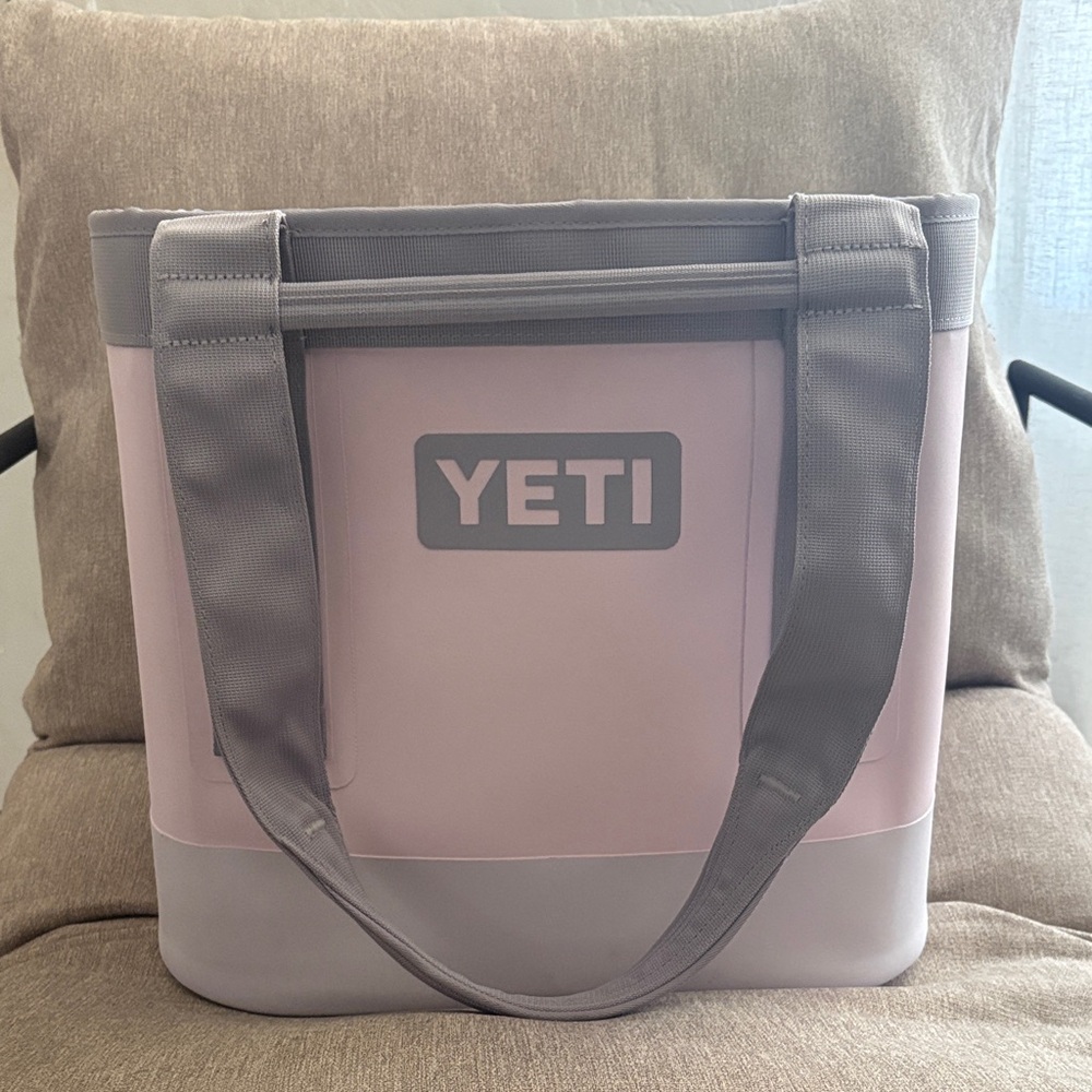 YETI Camino 20 in cherry blossom w/ 1L matching sidekick